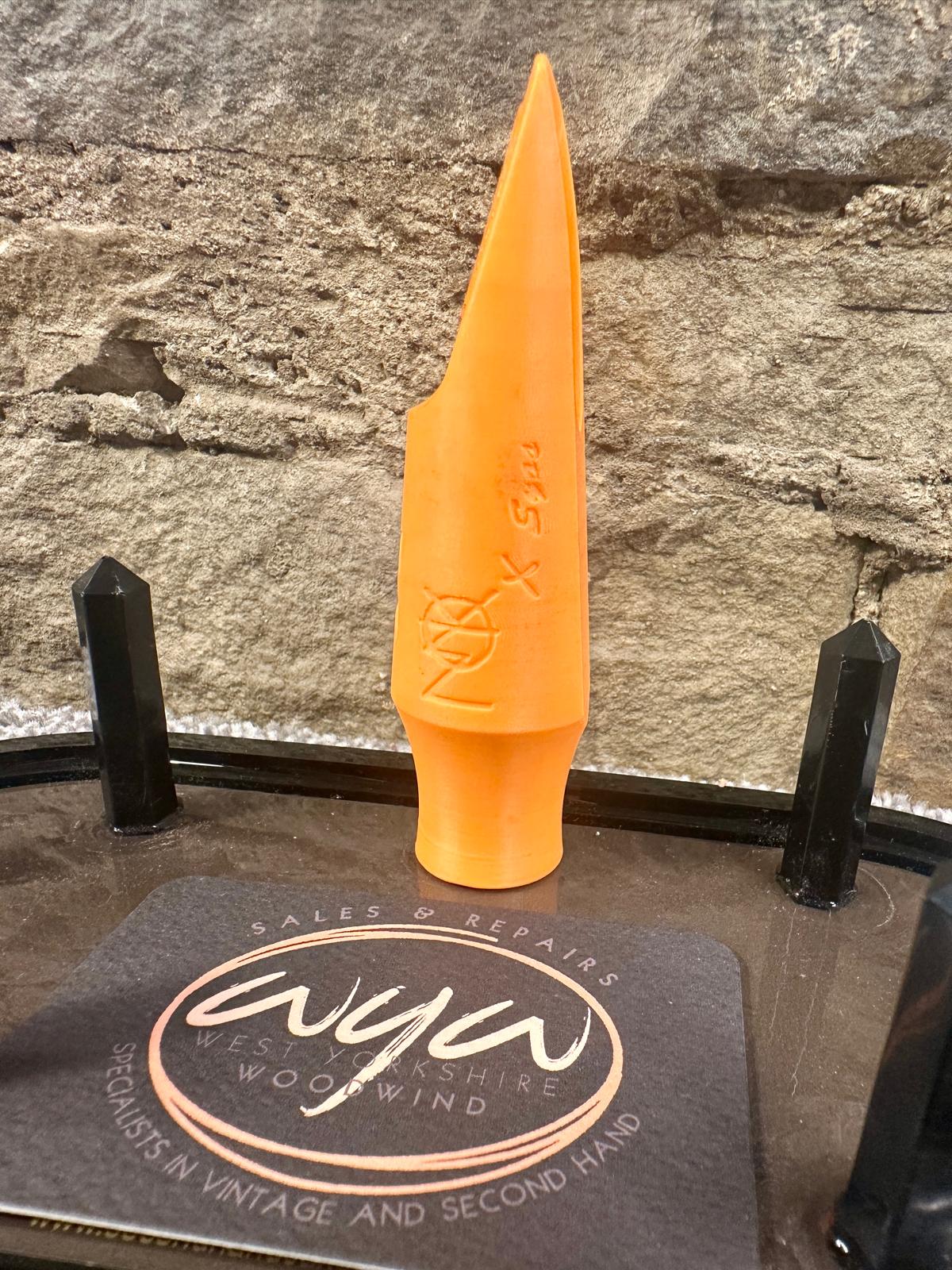 SYOS Signature Bob Whittaker 7* Tenor Saxophone mouthpiece (Lava Orange) Used - Image 4